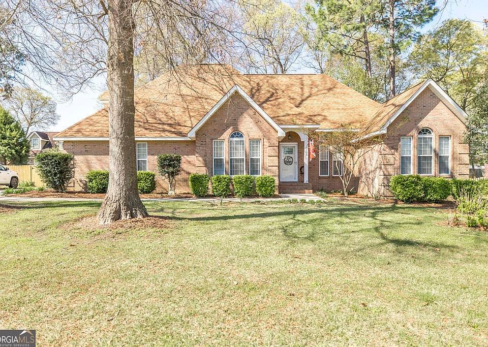 1st image of 105 Kentucky Downs