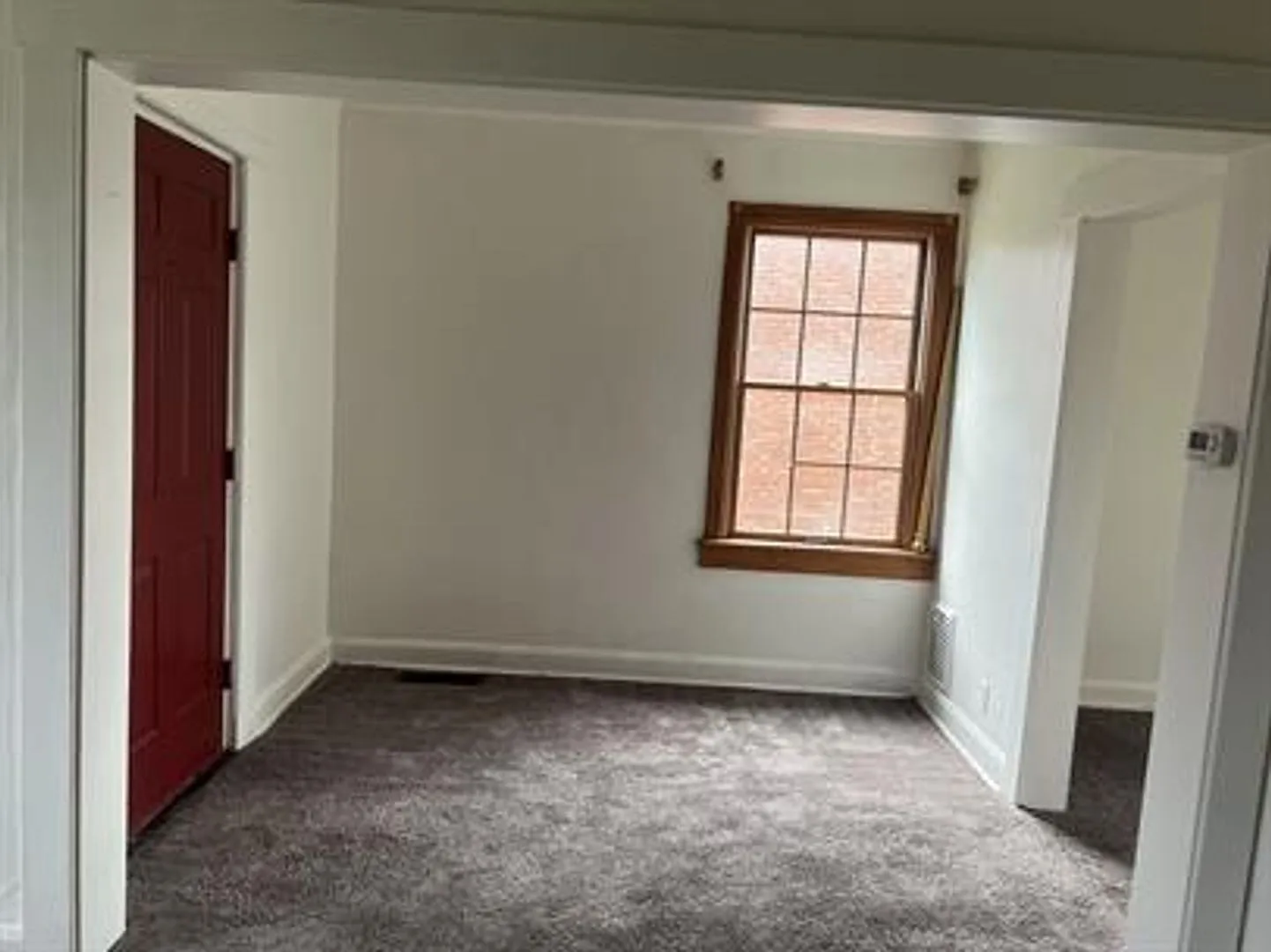 3 bedroom Single Family Home Clairton, PA — Photo 4