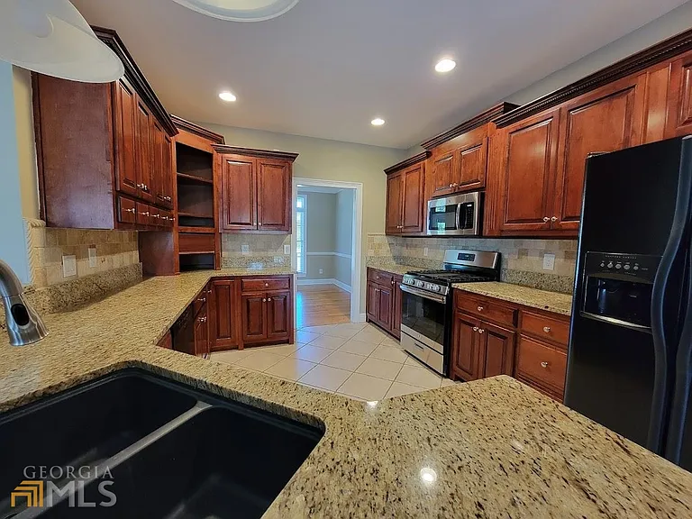 125 Farmington Dr — Photo 8