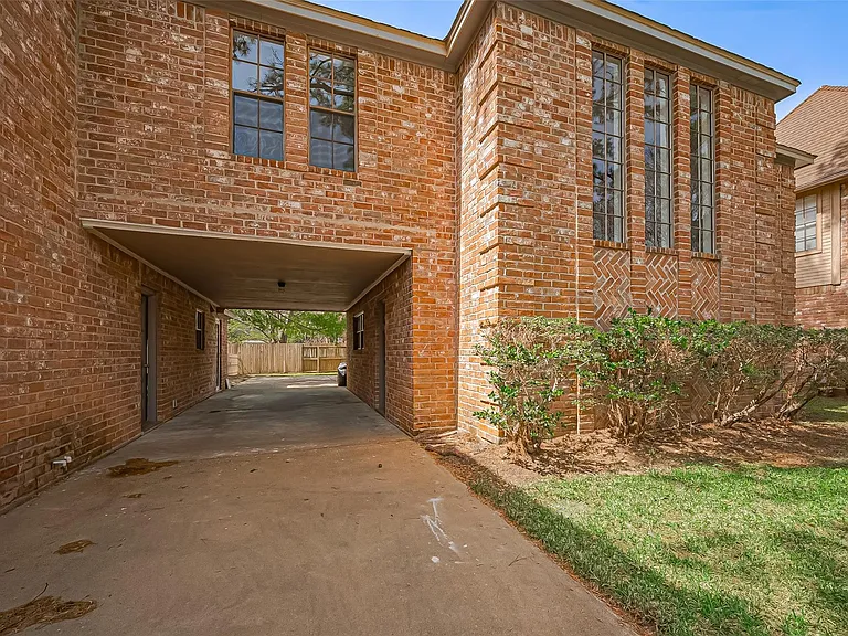 18307 Champion Forest Dr — Photo 46