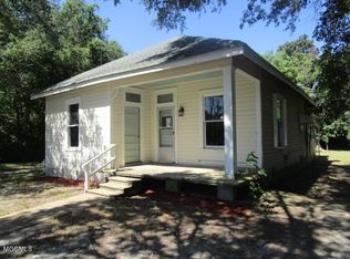 528 Perry Pl, Gulfport, MS 39507