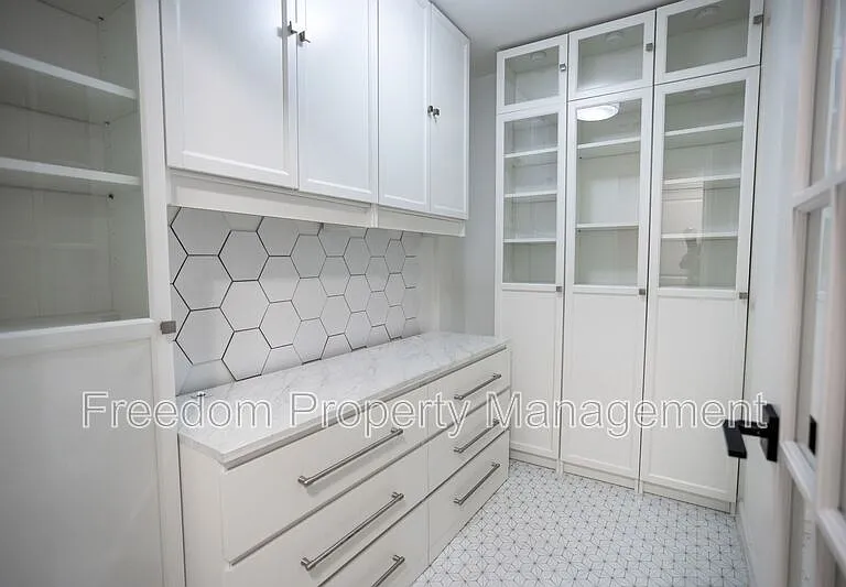 2023 Serviceberry Rd — Photo 10