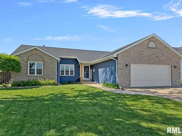 424 Wintergreen Dr, Chatham, IL 62629