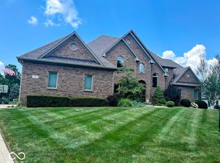 2126 Caledonian Ct, Greenwood, IN 46143