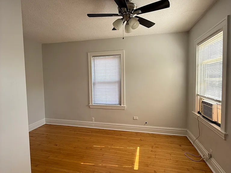 132 Circle Ave #2R — Photo 6