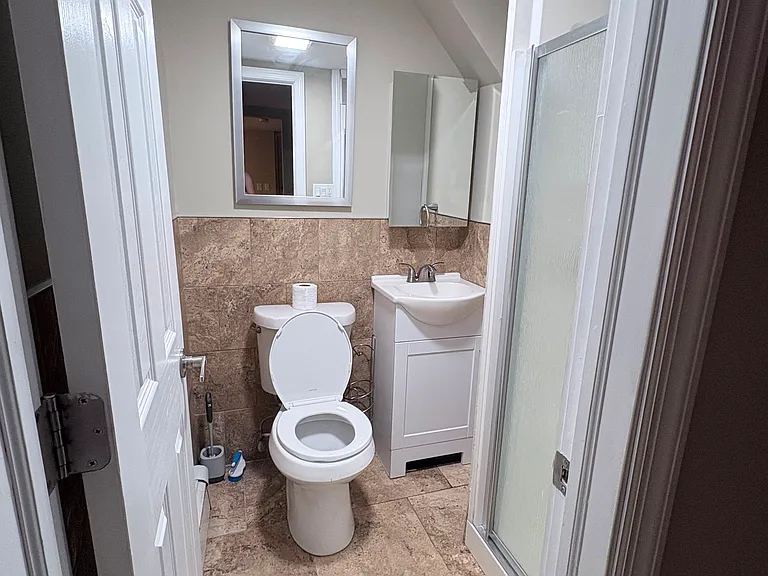 3658 Regent Ln — Photo 5