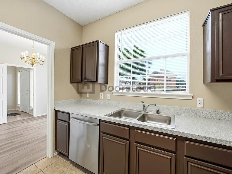 1352 Mae Dr — Photo 15