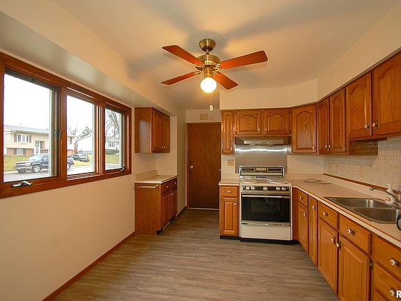 5th image of 6416 N Upland Ter