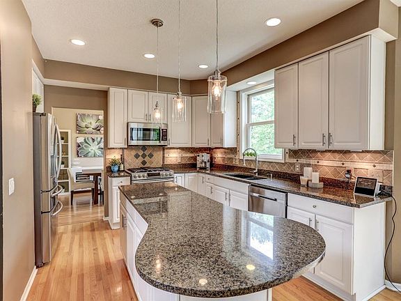 5th image of 3445 Olive Ln N
