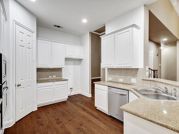 3rd image of 3612 Tanyard Ct