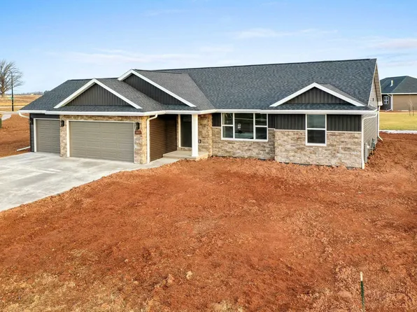 1668 Torchwood Trl, De Pere, WI 54115