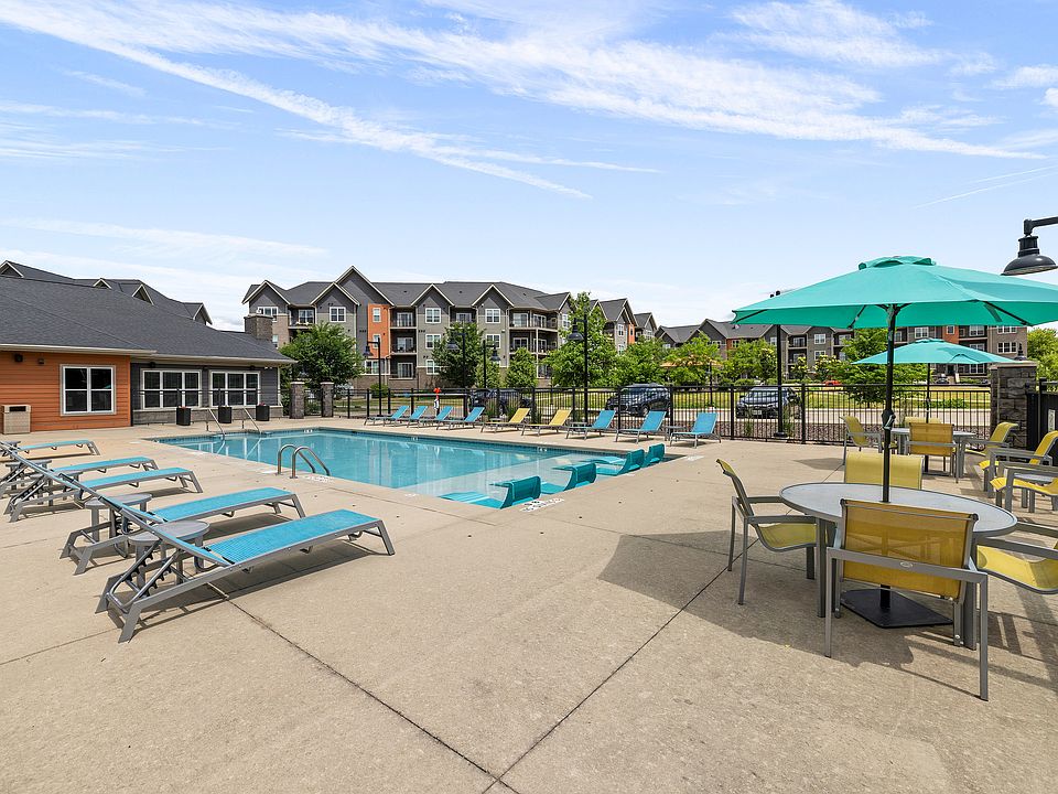22 Slate Baja Shelf Pool Deck