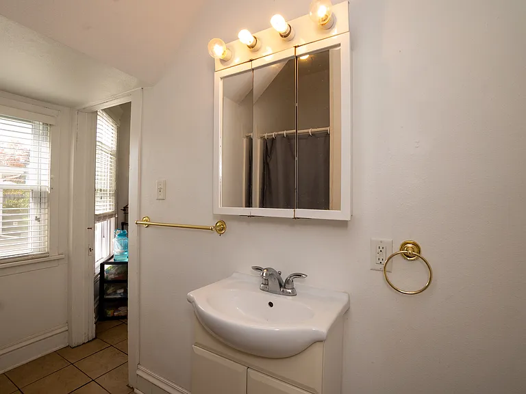 803 W 20th St #1 — Photo 23