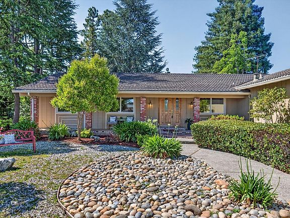5th image of 20154 Knollwood Dr