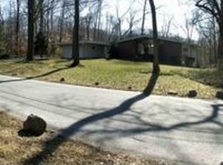 49 Grandview Ave, Upper Saddle River, NJ 07458