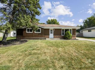 7451 Blackhawk Dr, Racine, WI 53402