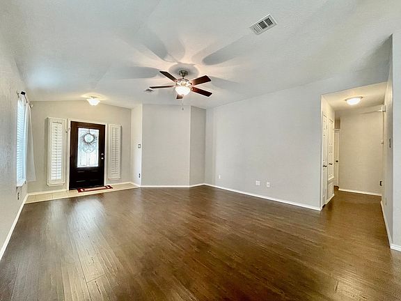 3rd image of 119 Wisteria Way