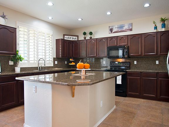 4th image of 18050 W Mauna Loa Ln