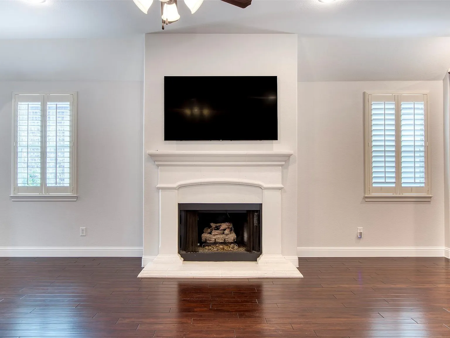 2 bed, 1814 sqft, $3,200 — Photo 3