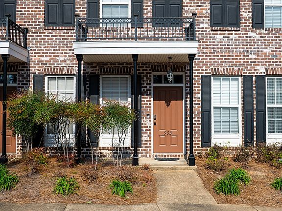 3rd image of 903-2206 Anderson Rd