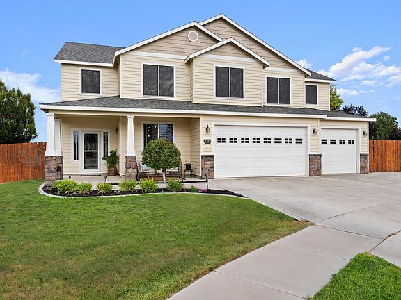 2nd image of 4811 Galicia Ct