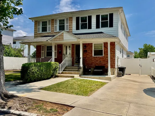 44 Fenway Cir, Staten Island, NY 10308