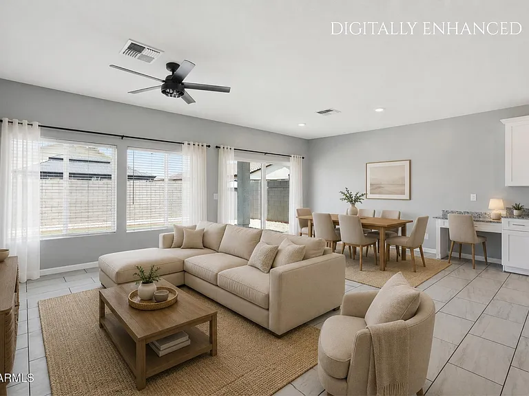 1692 W Aztec Dr — Photo 2