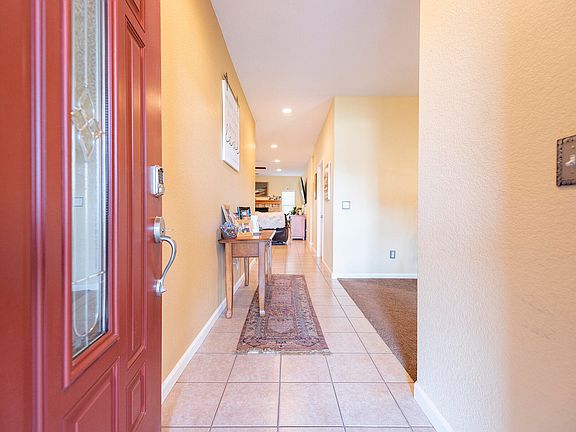 5th image of 670 Richmond Ct