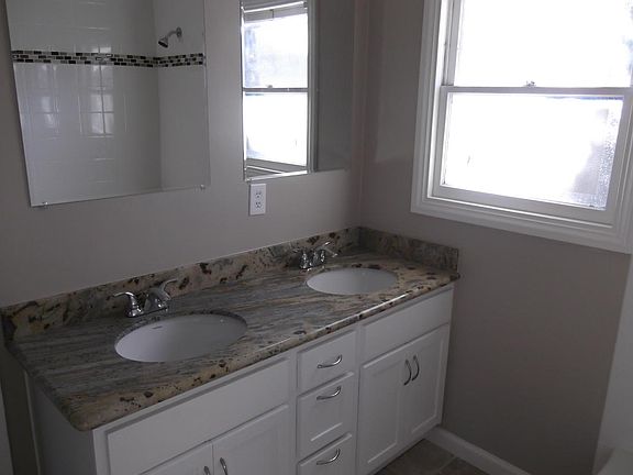 2nd image of 1015 Obrien Ct