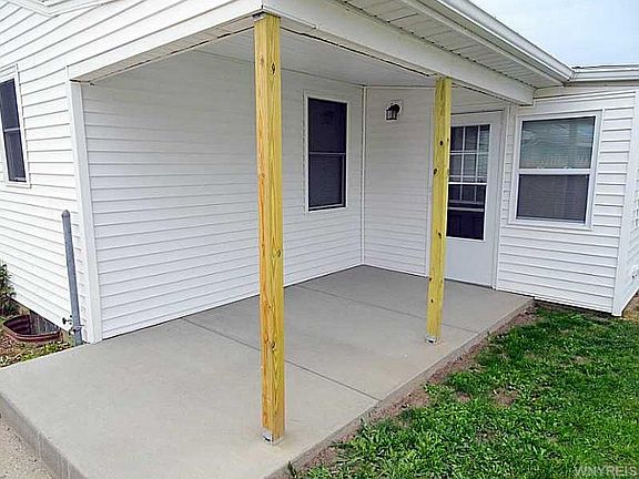 4th image of 89 Wheaton Dr