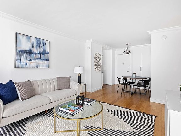 4th image of 61 W 62nd St APT 14A