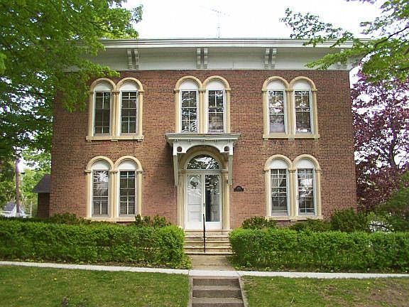 Front of building (608 Academy)