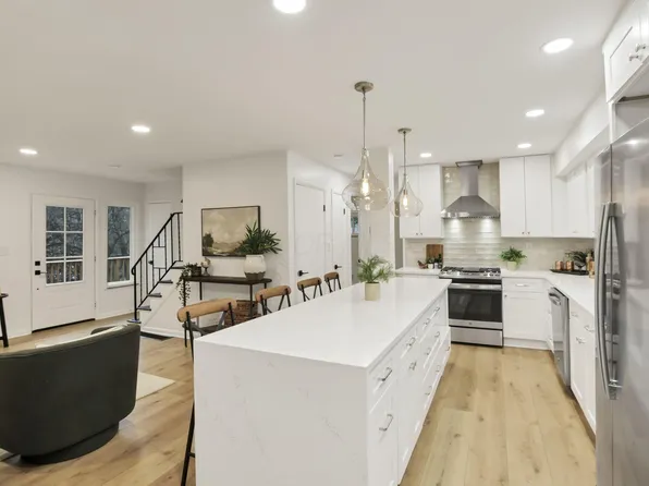 4374 Scenic Dr, Columbus, OH 43214