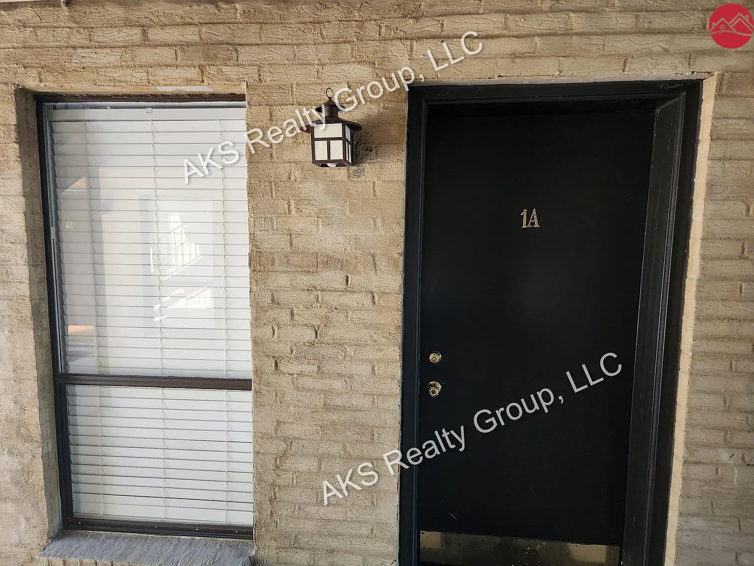 2 bed, 792 sqft, $1,350 — Photo 2