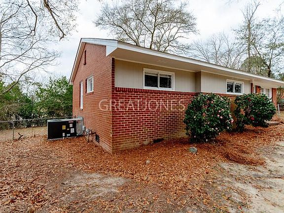 3rd image of 941 Lake Rushin Dr