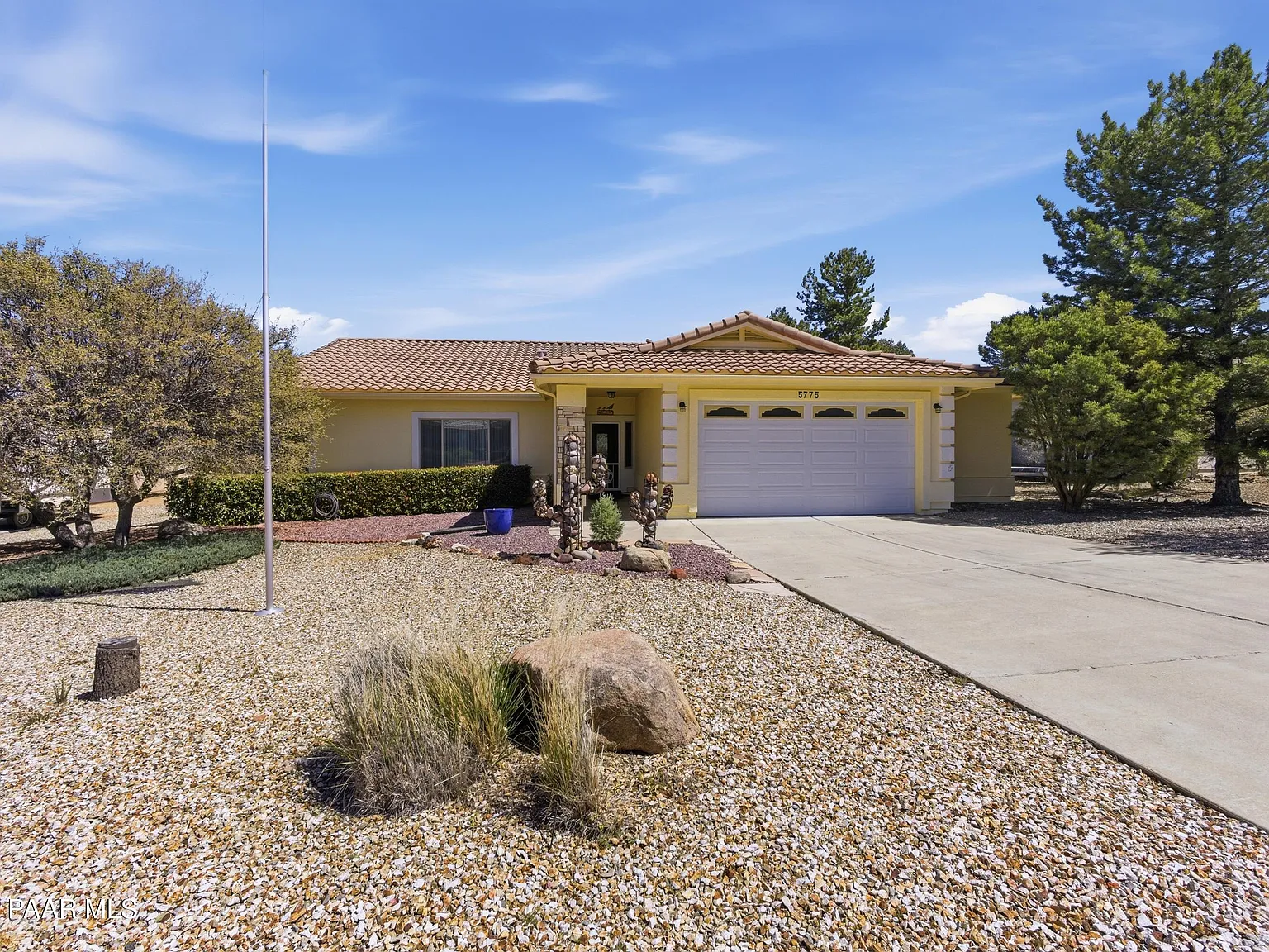 3 bed, 2.0 bath, 2289 sqft, $2,800 — Photo 1