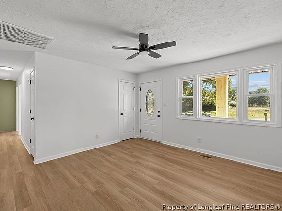 4th image of 1010 Wayside Rd