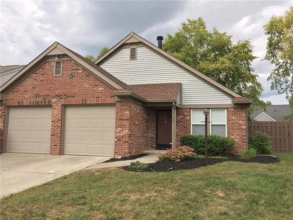 9798 Pine Ridge North Dr photo 1