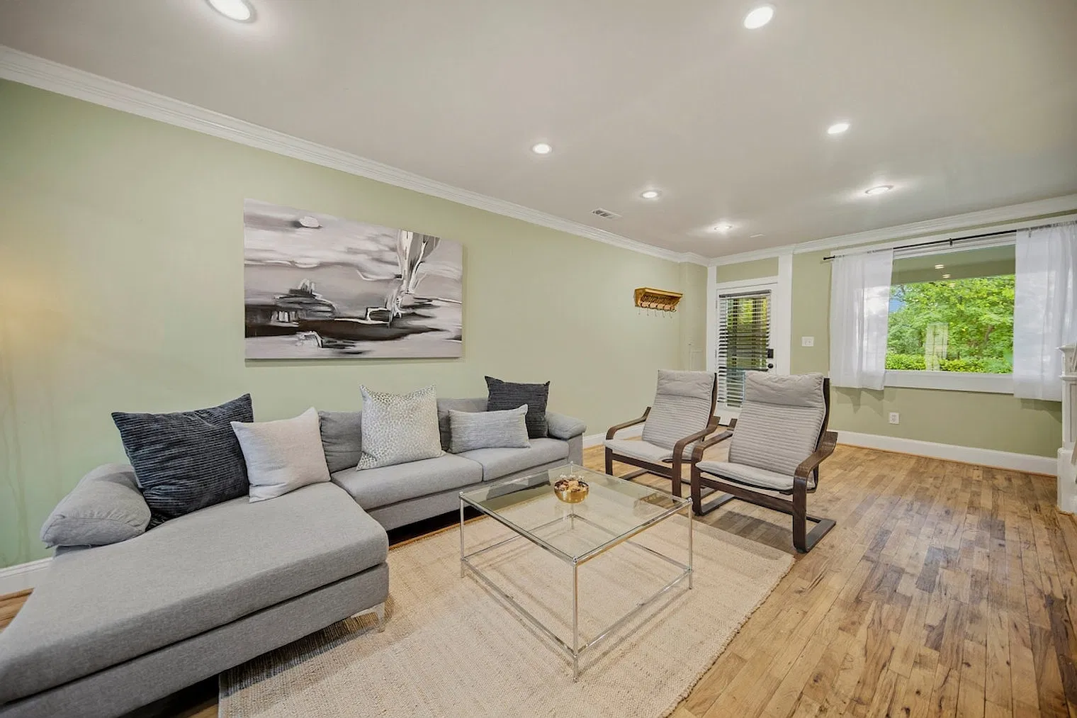 3 bed, 2.5 bath, $4,928 — Photo 4