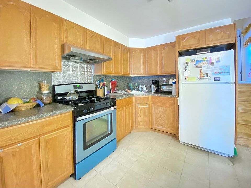 2nd image of 210 Battery Ave Floor 1