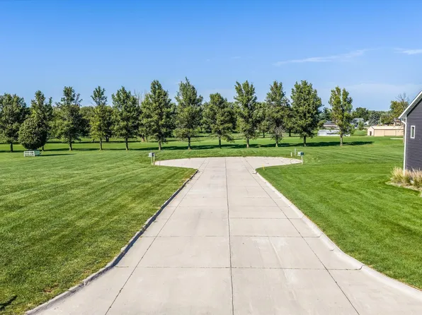 9 Gallop Ct, Dunlap, IA 51529