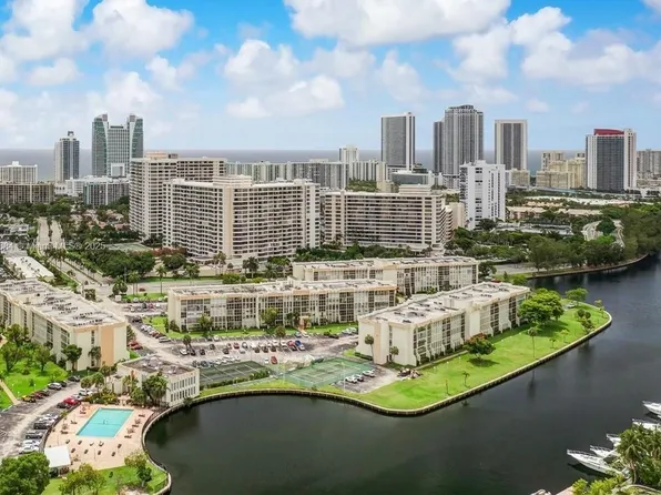 701 Three Islands Blvd APT 217, Hallandale, FL 33009