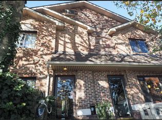 145 North Dr, Staten Island, NY 10305
