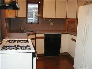2nd image of 493 Peninsula Blvd