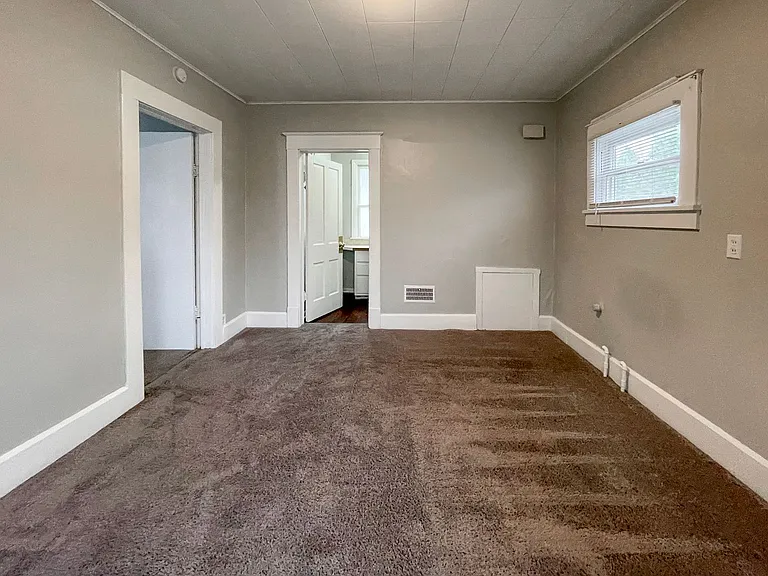 824 W Beechwood Ave — Photo 26