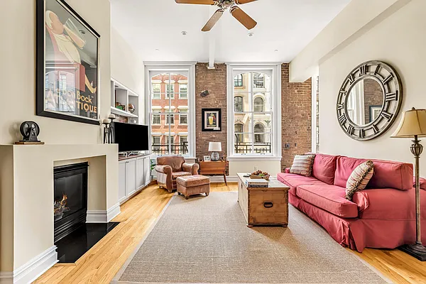 Sold by Sotheby's International Realty | media 2