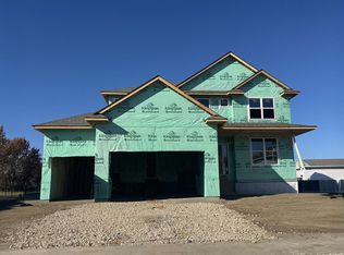 2471 Tyrone Dr, Shakopee, MN 55379