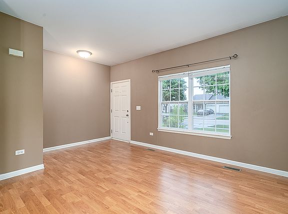 4th image of 1407 Dahlgren Ln #1407