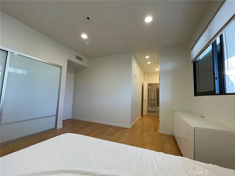 533 S Saint Andrews Pl #319 — Photo 10
