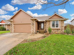 127 E Creekstone St, Mulvane, KS 67110